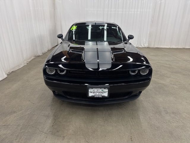2016 Dodge Challenger SXT Plus