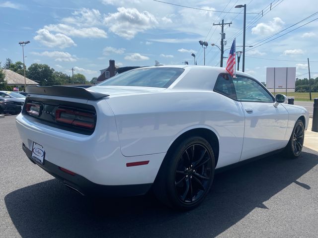 2016 Dodge Challenger SXT Plus