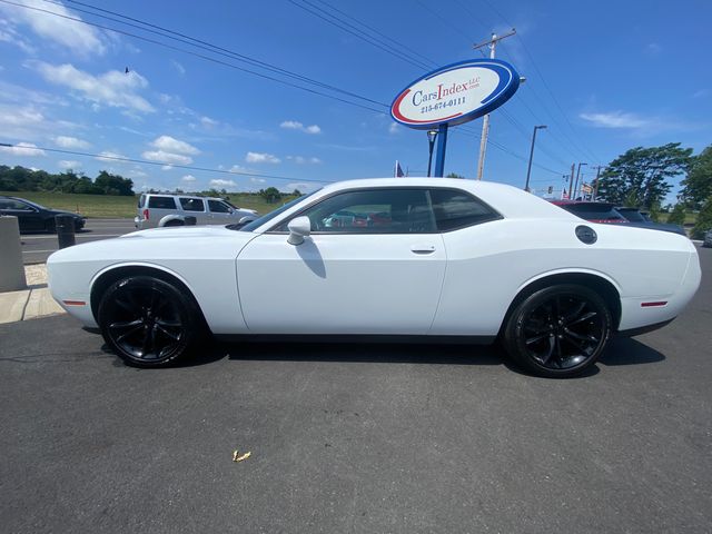 2016 Dodge Challenger SXT Plus