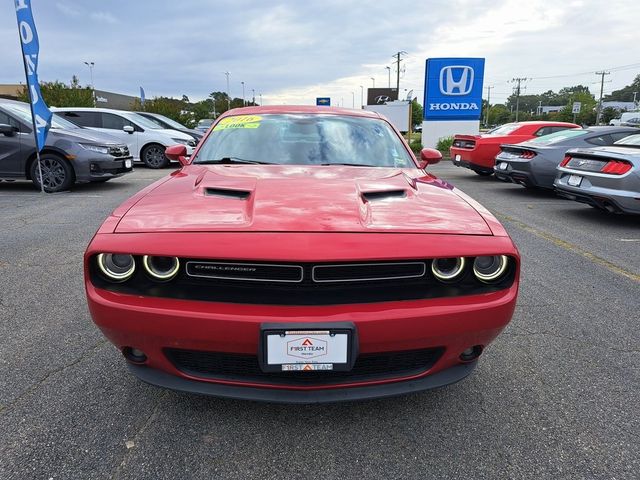 2016 Dodge Challenger SXT Plus