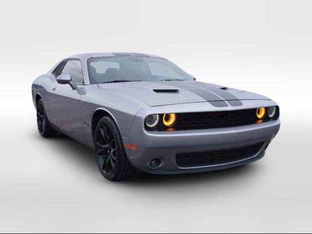 2016 Dodge Challenger SXT Plus