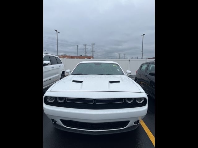 2016 Dodge Challenger SXT Plus