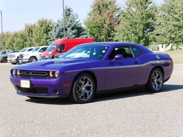 2016 Dodge Challenger SXT Plus