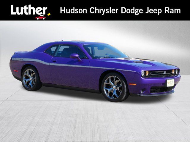 2016 Dodge Challenger SXT Plus