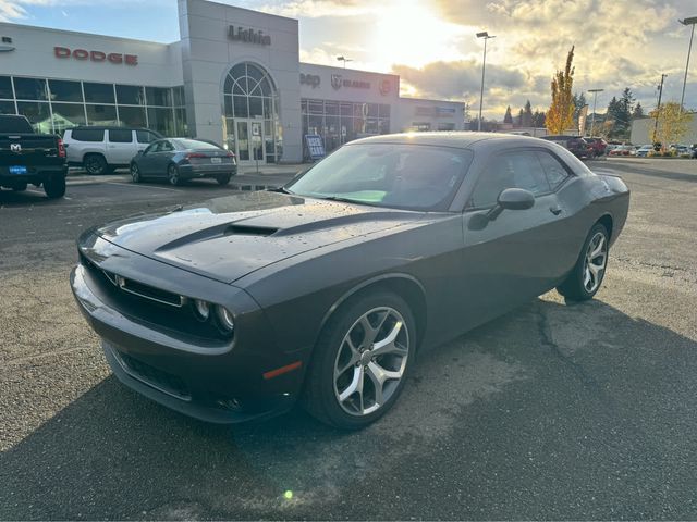 2016 Dodge Challenger SXT Plus