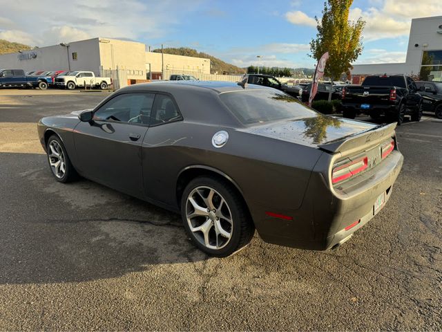 2016 Dodge Challenger SXT Plus