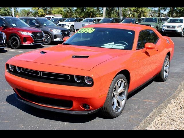 2016 Dodge Challenger SXT Plus