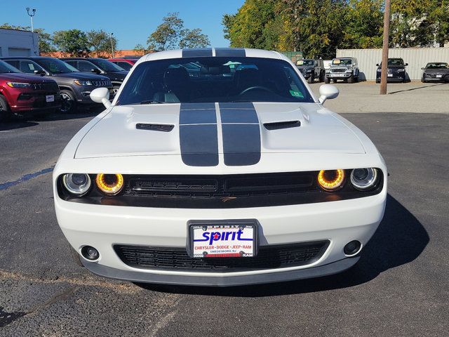 2016 Dodge Challenger SXT Plus