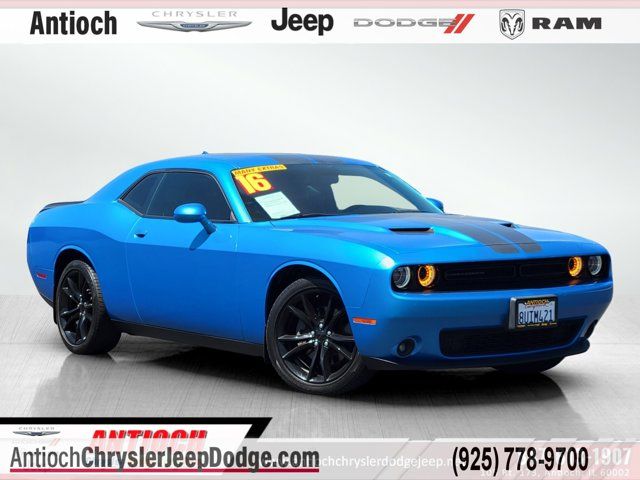 2016 Dodge Challenger SXT Plus