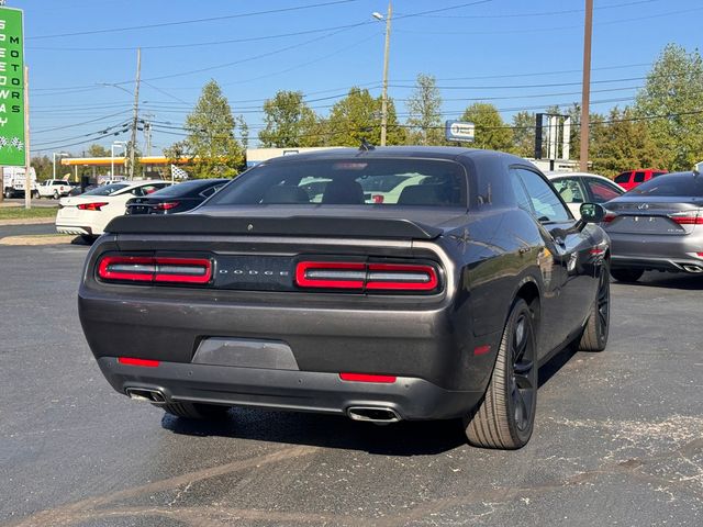 2016 Dodge Challenger SXT Plus