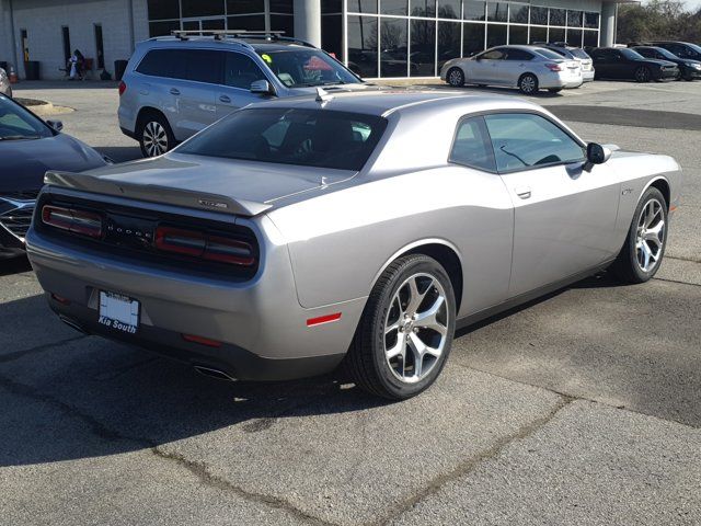 2016 Dodge Challenger SXT Plus