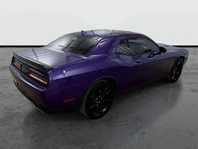 2016 Dodge Challenger SXT Plus