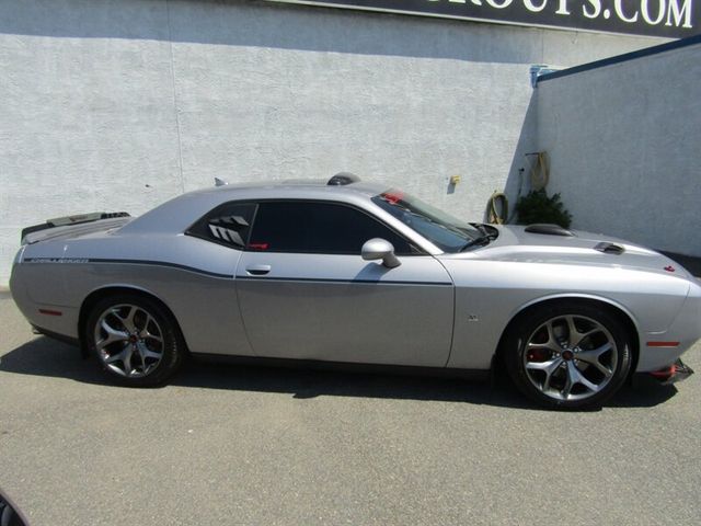 2016 Dodge Challenger SXT Plus
