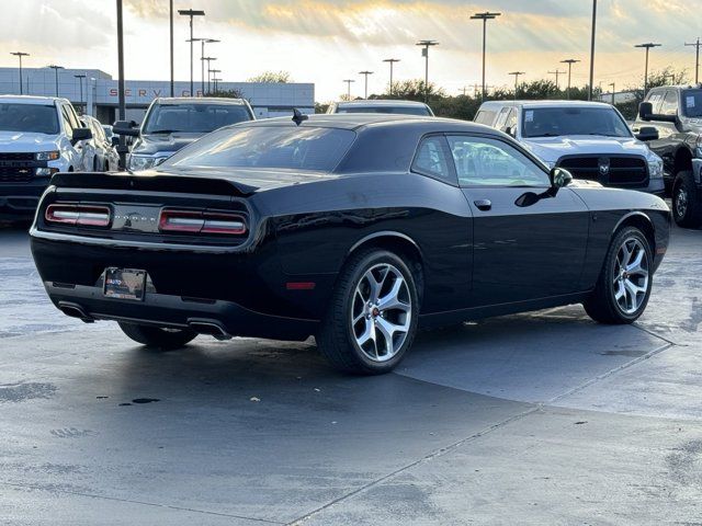 2016 Dodge Challenger SXT Plus