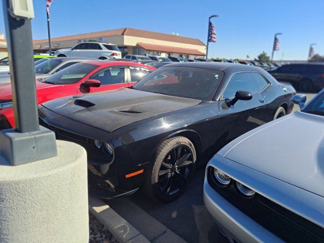 2016 Dodge Challenger SXT Plus