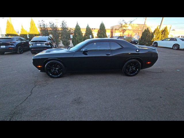 2016 Dodge Challenger SXT Plus