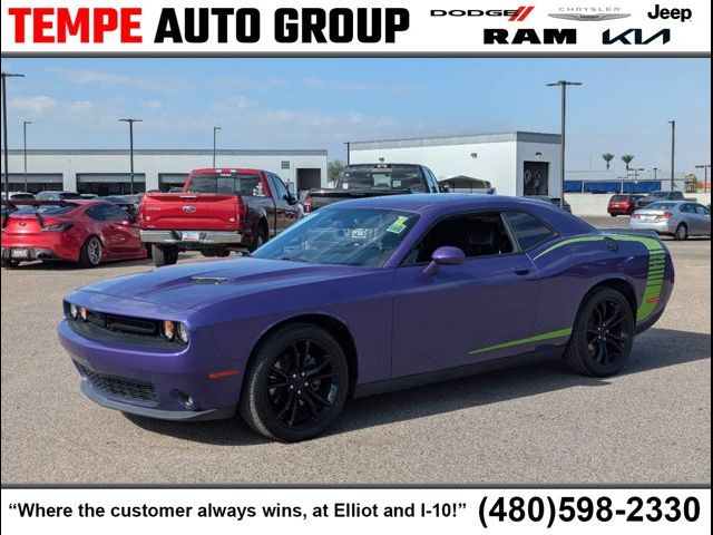 2016 Dodge Challenger SXT Plus