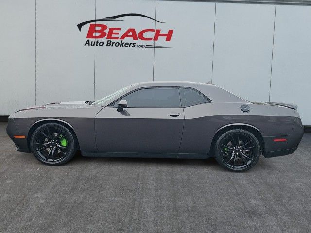 2016 Dodge Challenger SXT Plus