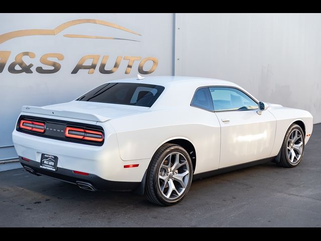 2016 Dodge Challenger SXT Plus