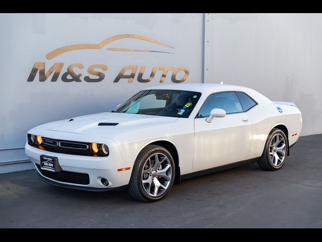 2016 Dodge Challenger SXT Plus