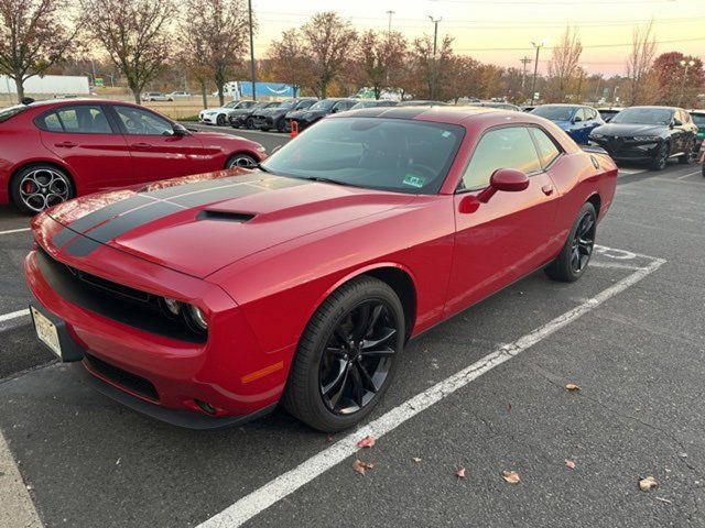 2016 Dodge Challenger SXT Plus