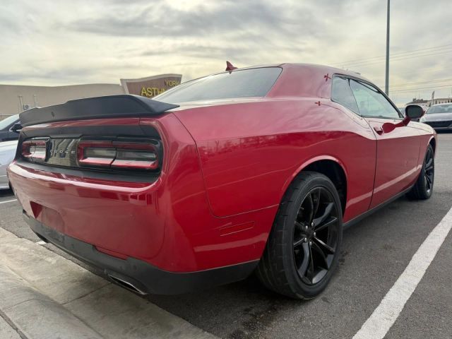 2016 Dodge Challenger SXT Plus