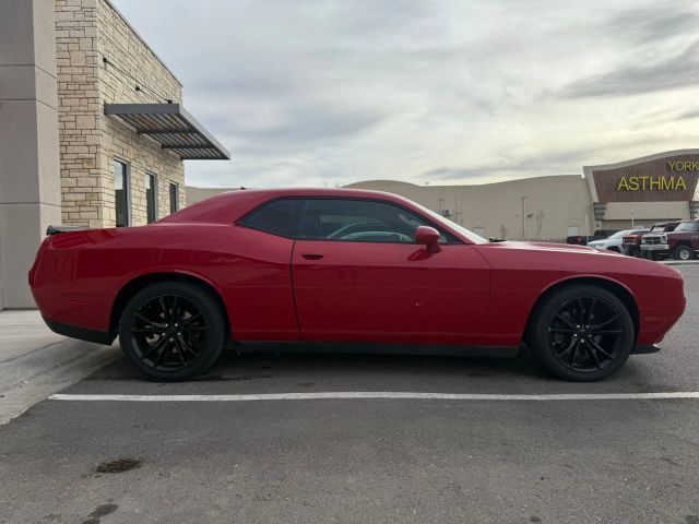 2016 Dodge Challenger SXT Plus