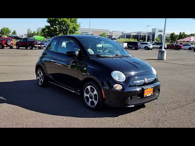 2016 FIAT 500e Base