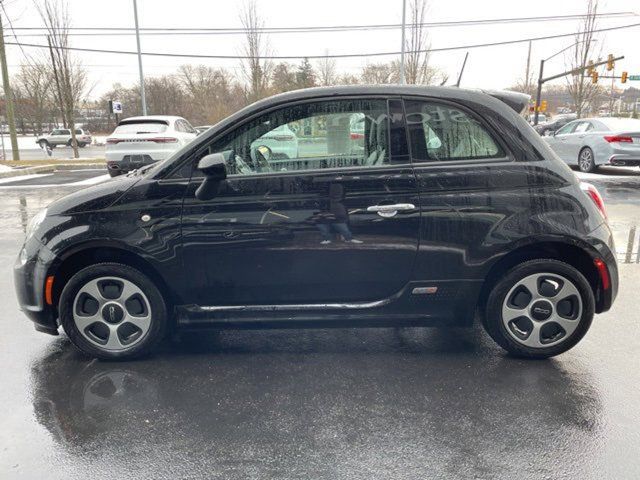 2016 FIAT 500e Base