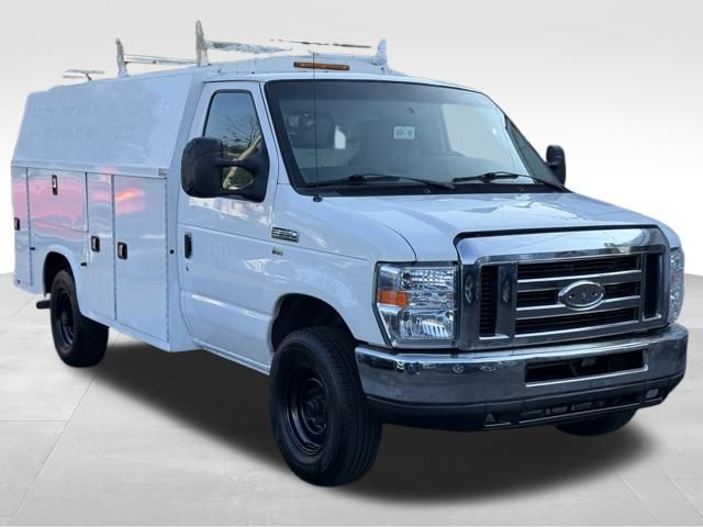 2016 Ford Econoline Base