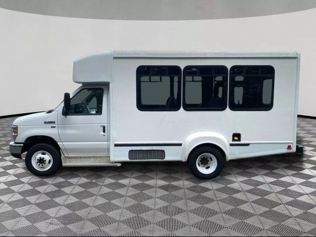 2016 Ford Econoline 