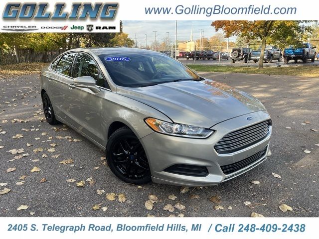 2016 Ford Fusion SE