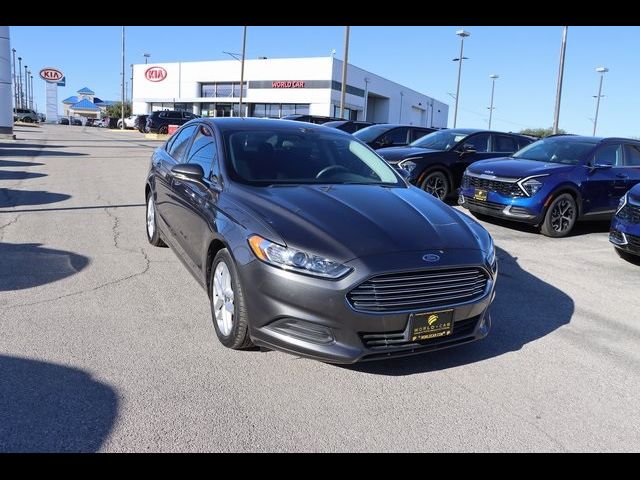 2016 Ford Fusion SE