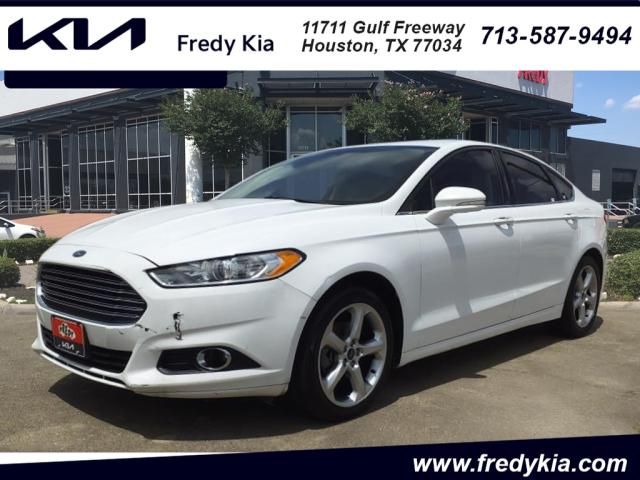 2016 Ford Fusion SE