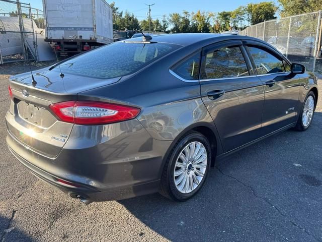 2016 Ford Fusion Hybrid SE