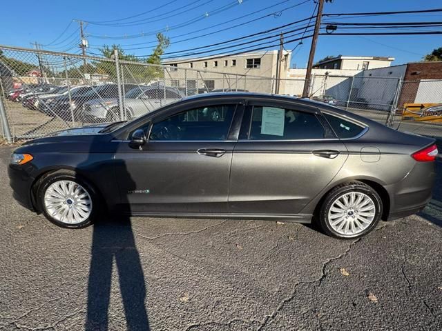 2016 Ford Fusion Hybrid SE