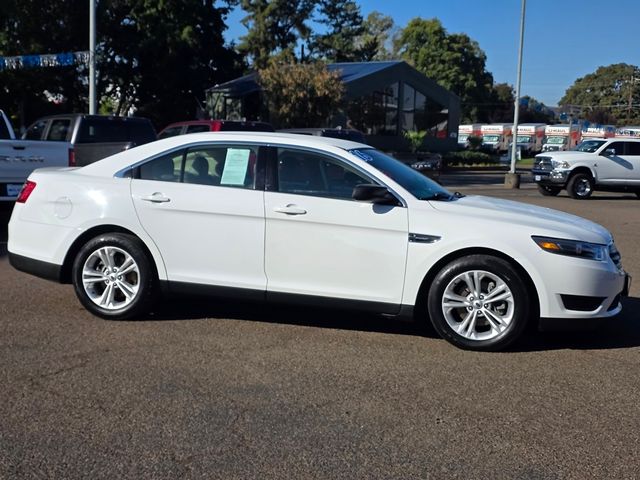 2016 Ford Taurus SE