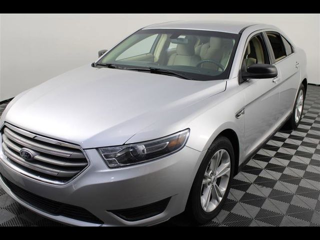 2016 Ford Taurus SE