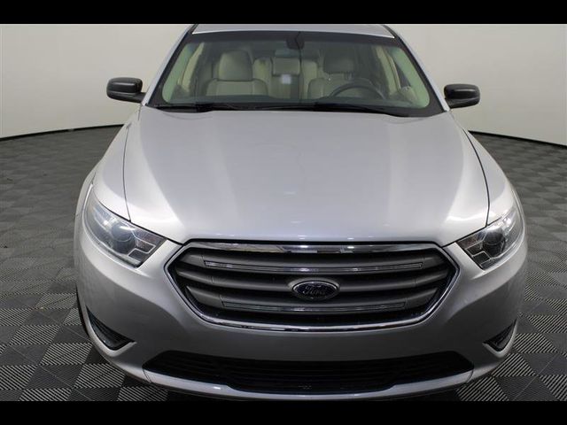 2016 Ford Taurus SE