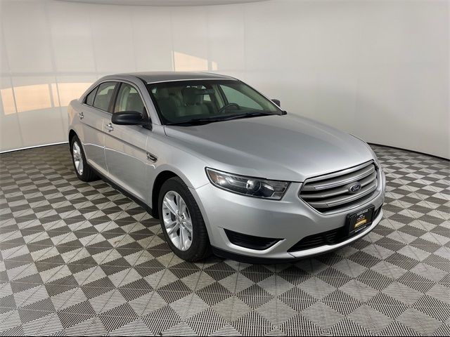 2016 Ford Taurus SE