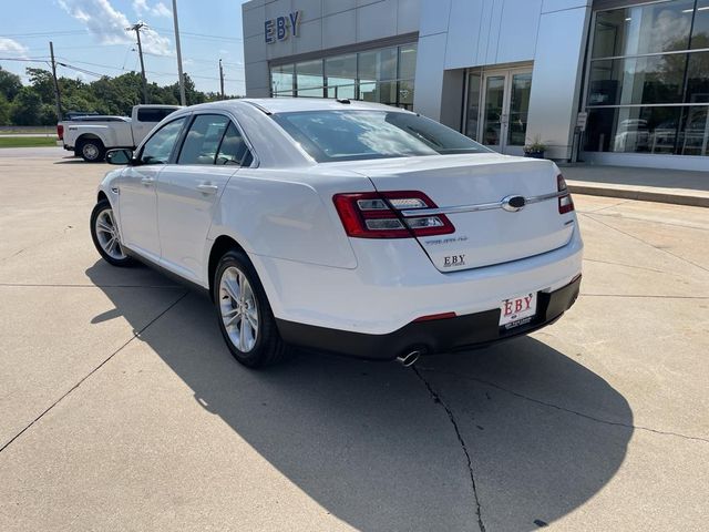 2016 Ford Taurus SE