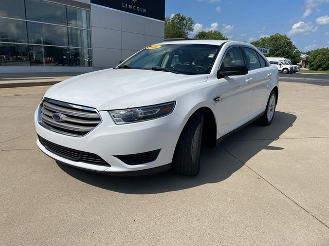 2016 Ford Taurus SE