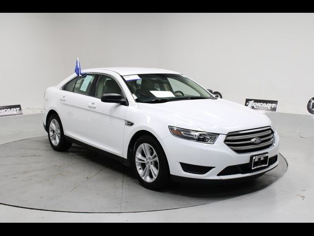 2016 Ford Taurus SE