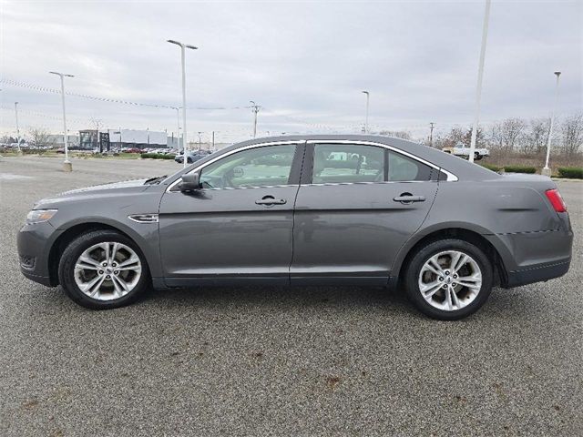 2016 Ford Taurus SE