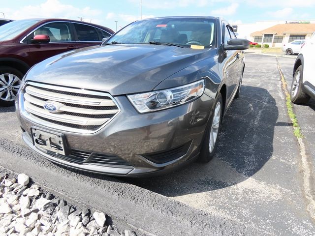 2016 Ford Taurus SE