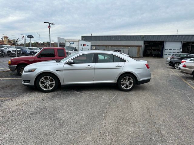 2016 Ford Taurus SEL