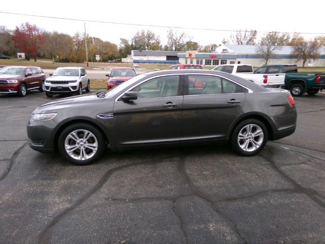 2016 Ford Taurus SE