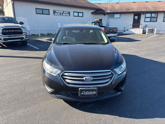 2016 Ford Taurus SE