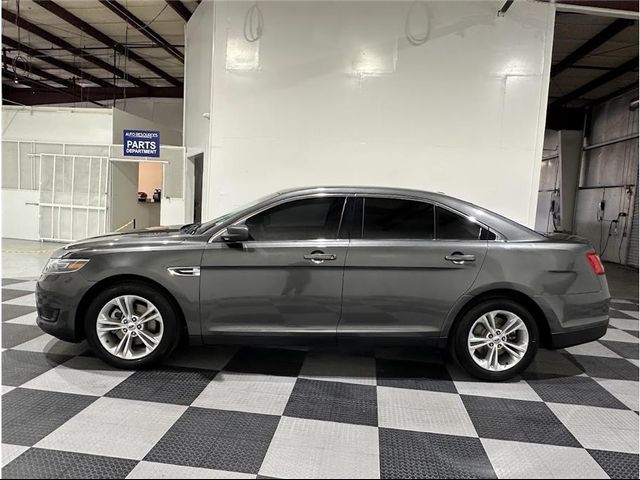 2016 Ford Taurus SE