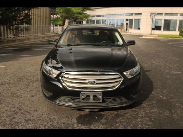 2016 Ford Taurus SE